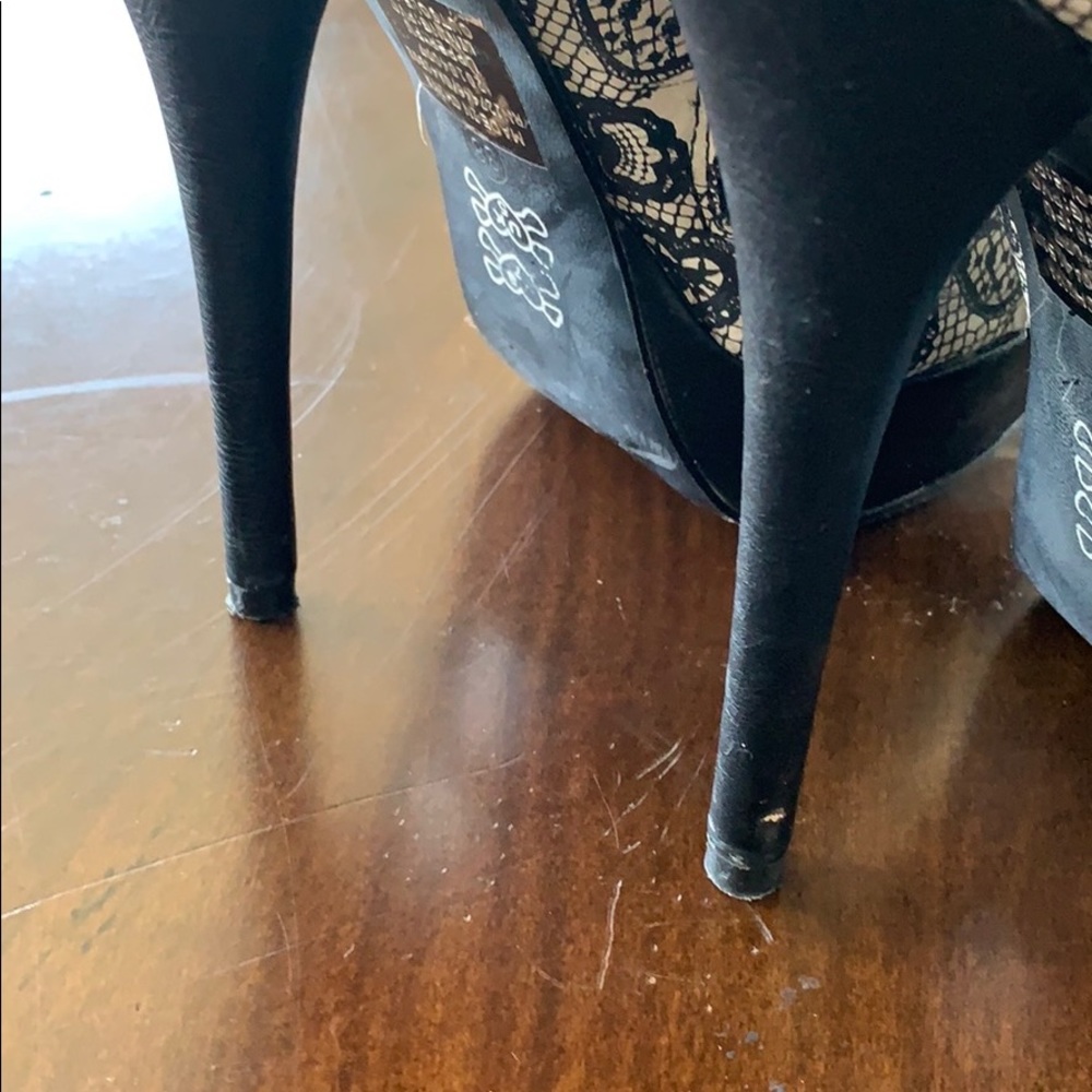 Sz 7 skull butterfly booties - Picture 3 of 3